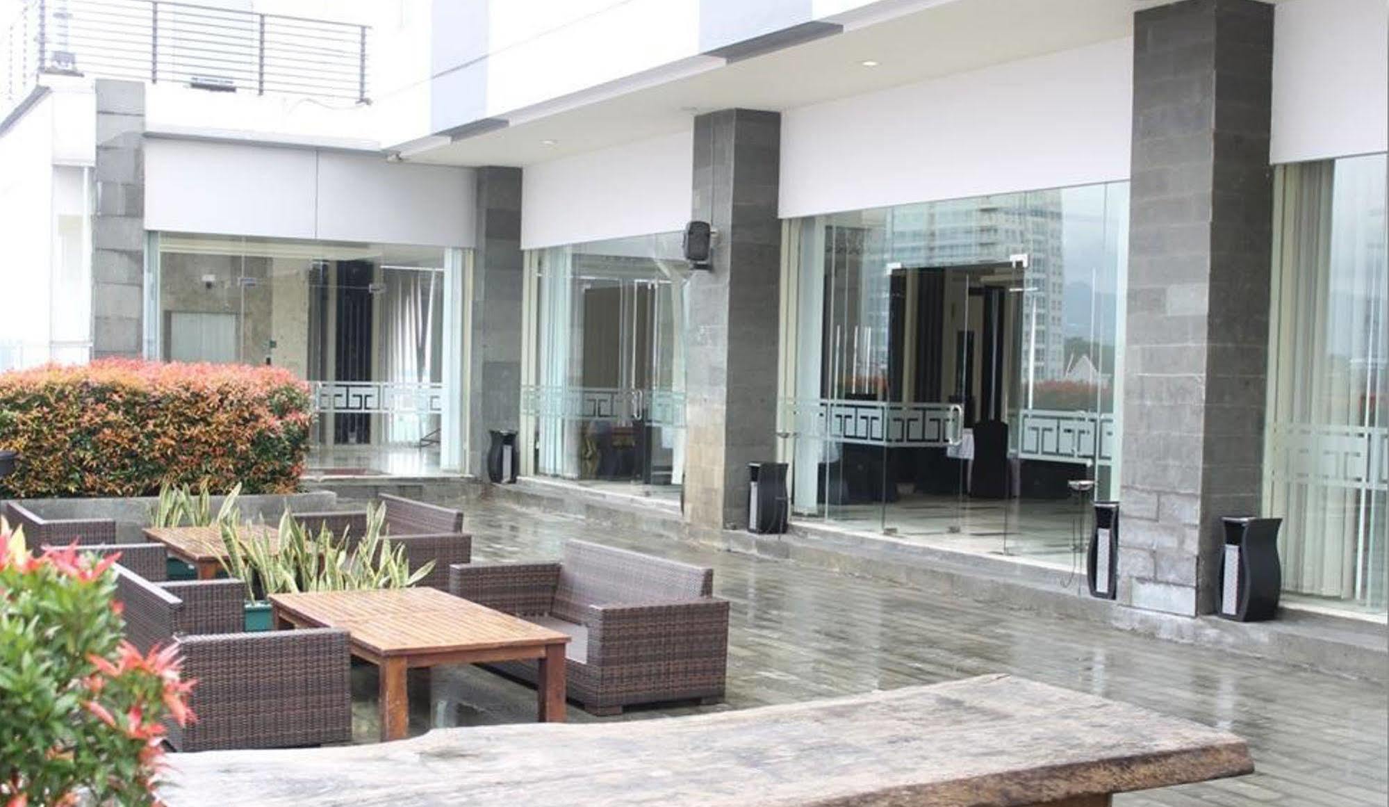 Gino Feruci Braga By Kagum Hotel 4*